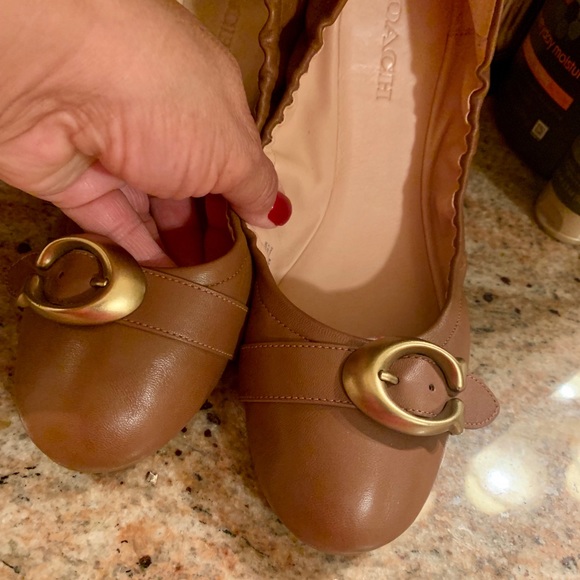 Flats - Picture 2 of 5